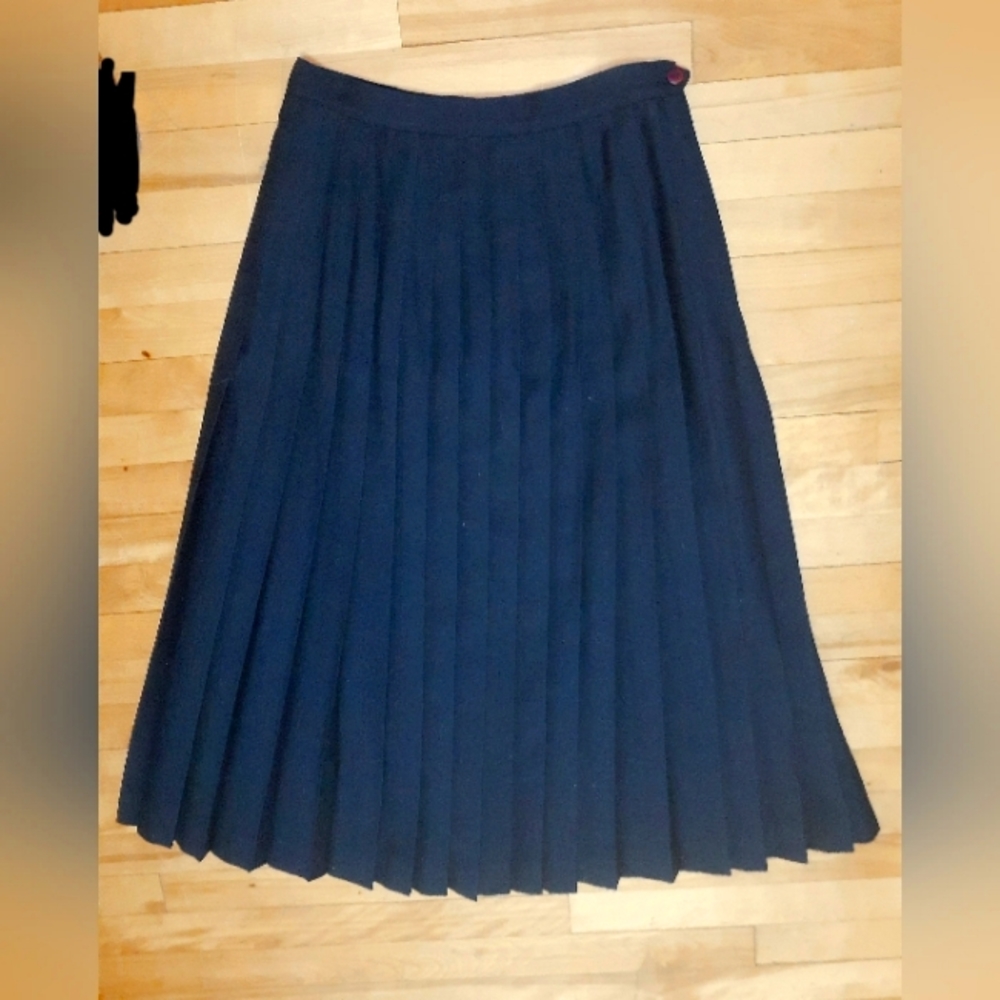 Vintage Westchester Sport Pure Virgin Wool Pleated Marine Skirt